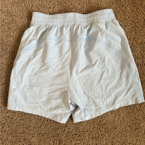 Lululemon Liner-less Pace Breaker 5inch short (Starch Blue) - Picture 2 of 2